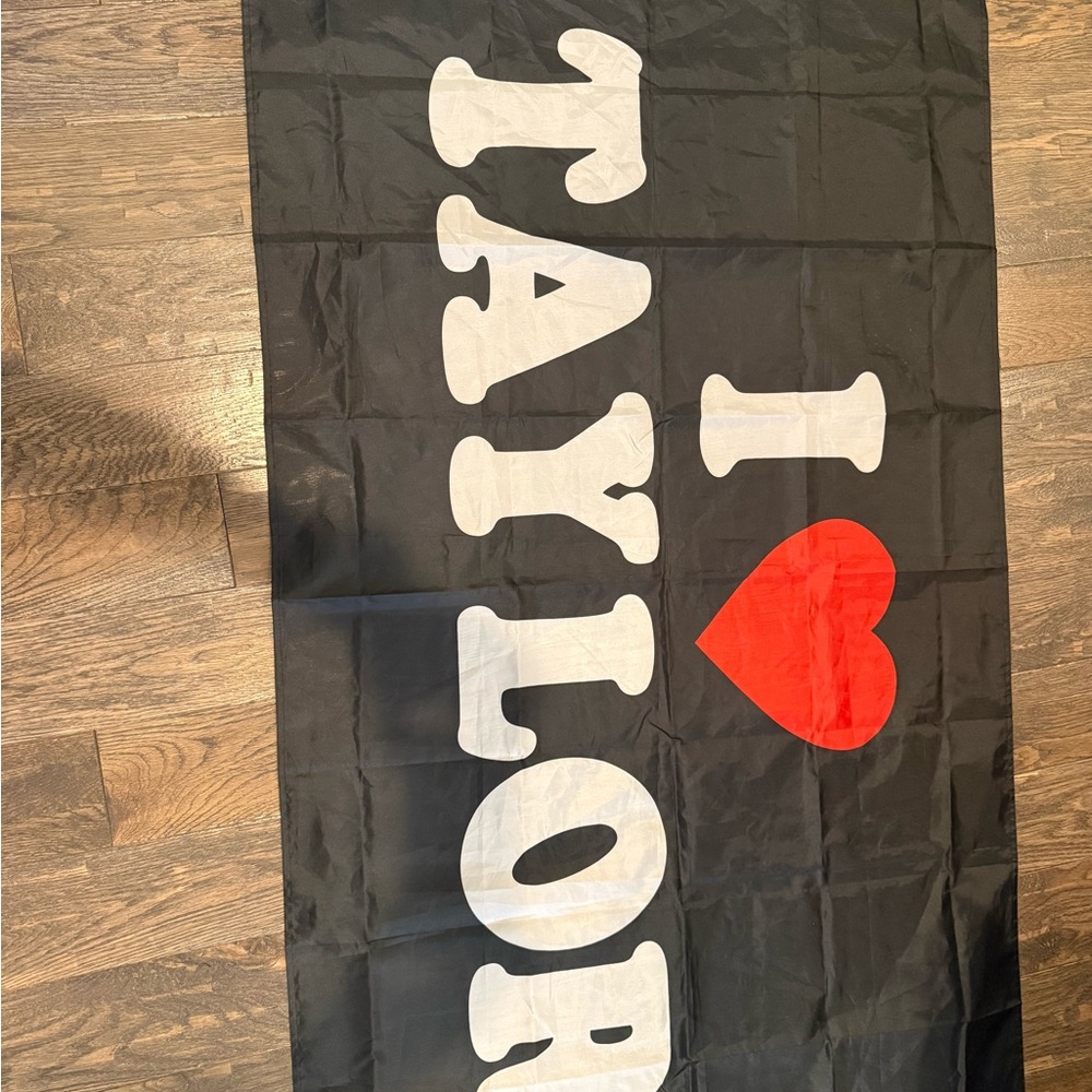 I Heart Taylor Swift Black Hanging Banner